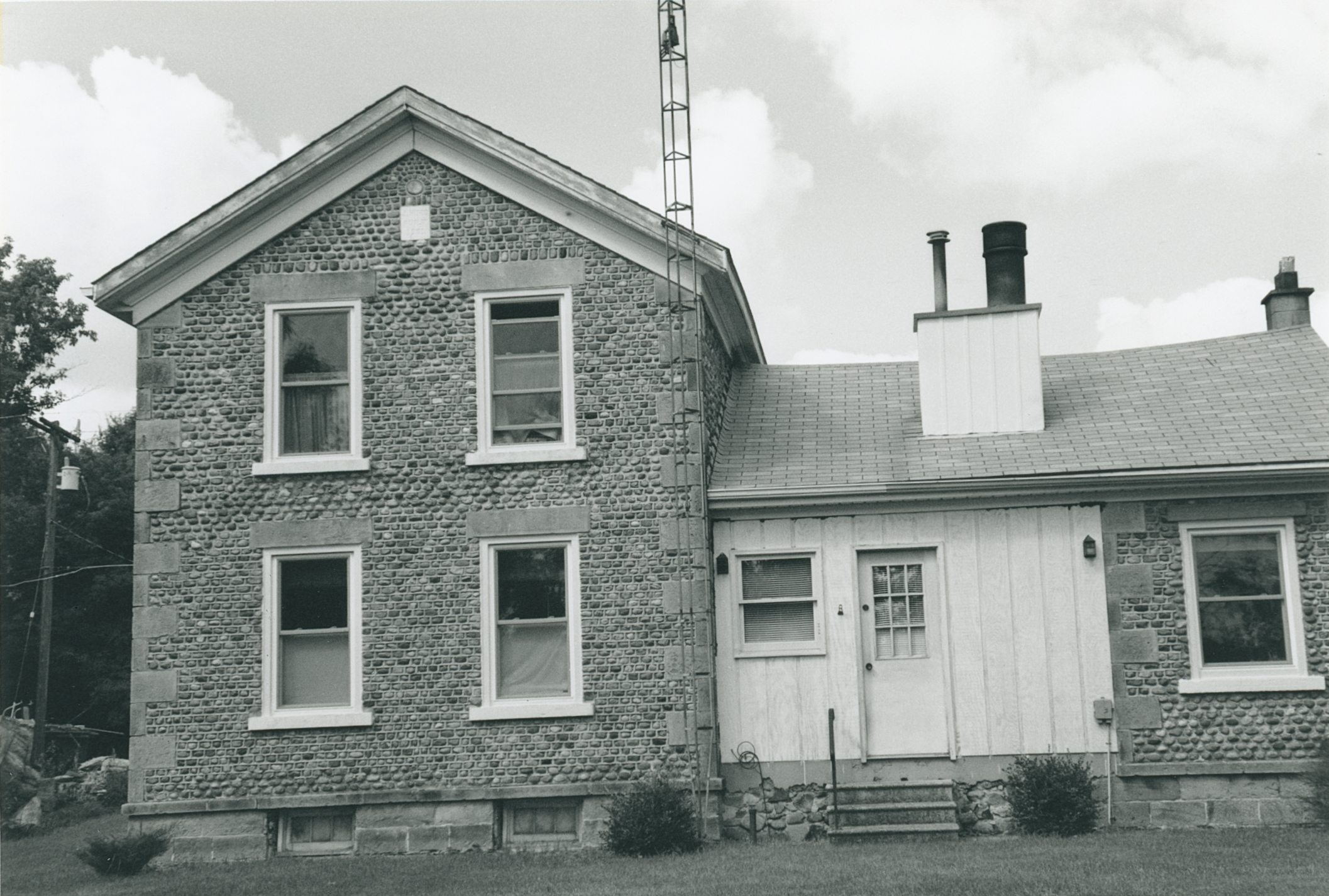 Hen-1 7632 N Meridian Rd 3